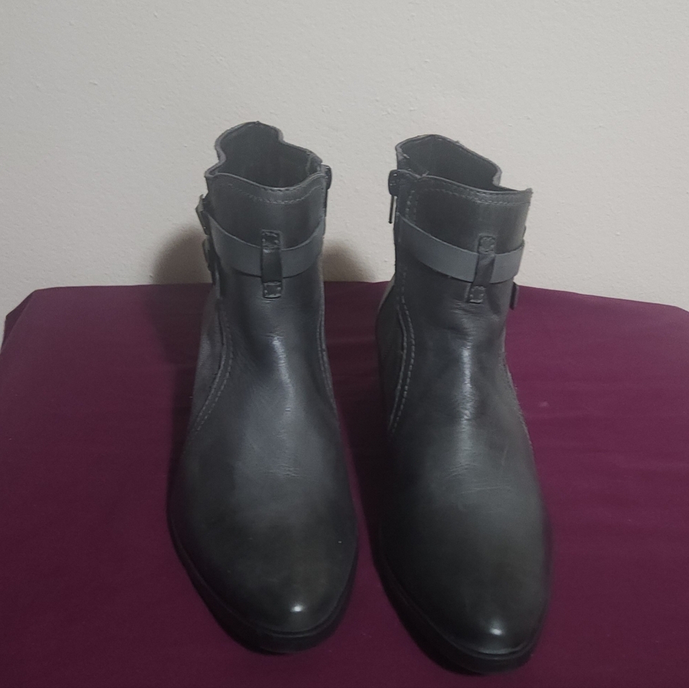 Grey Faux Leather/Suede Ankle Boots By Catherine Malandrino Size 8.5